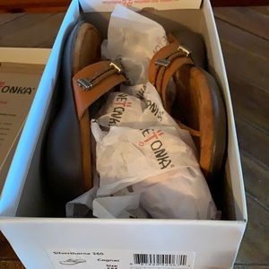 NIB Minnetonka sandals size 5